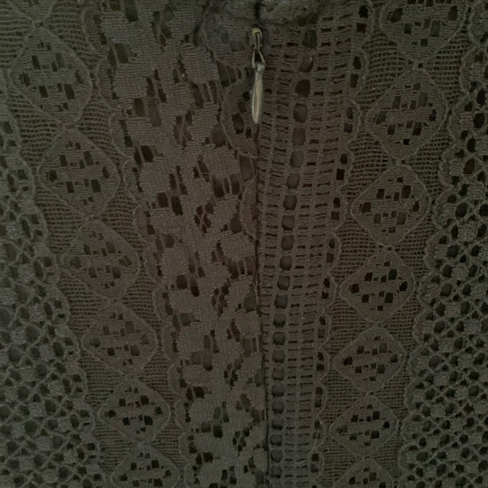 EUC Hollister Lace Dress • Size 3 - Picture 6 of 11